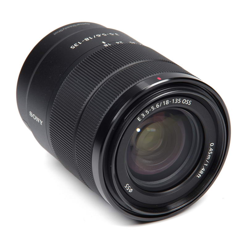 Об'єктив Sony E 18-135mm f/3.5-5.6 OSS (SEL18135)